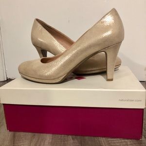 Naturalizer Michelle Taupe/Gold Pump
